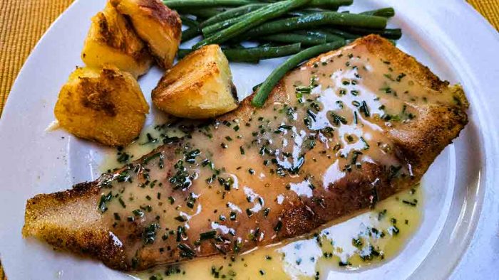 plaice fillet with beurre blanc sauce
